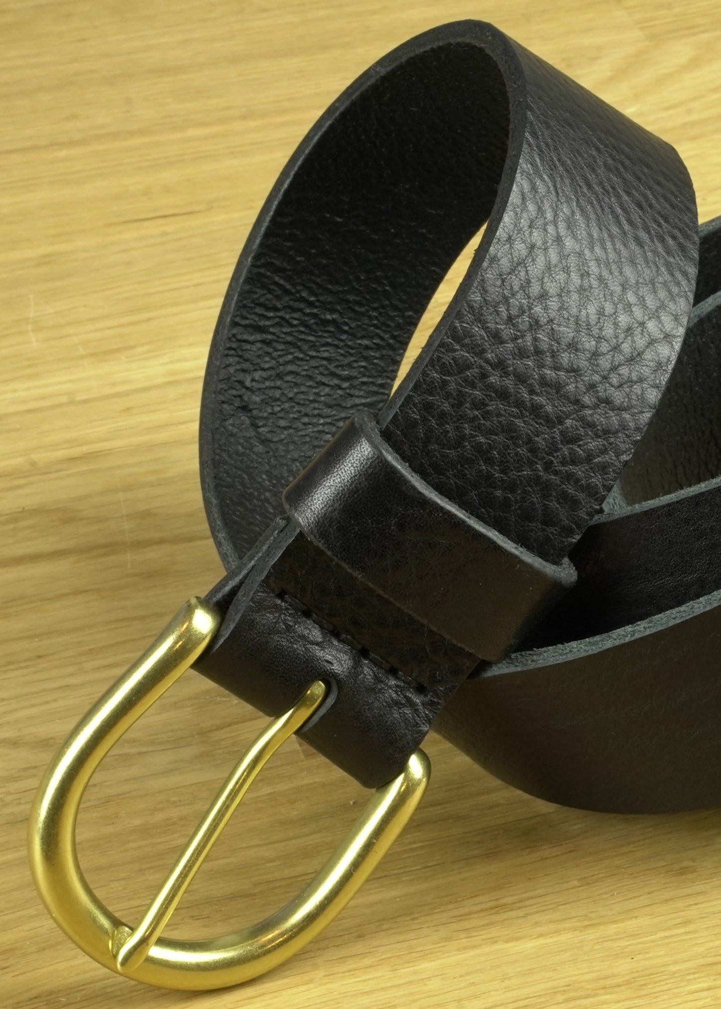 Deutscher Premium Veg Tan Gürtel Schwarz – Handgefertigt, massives Messing, 3,8 cm, 5 Jahre Garantie