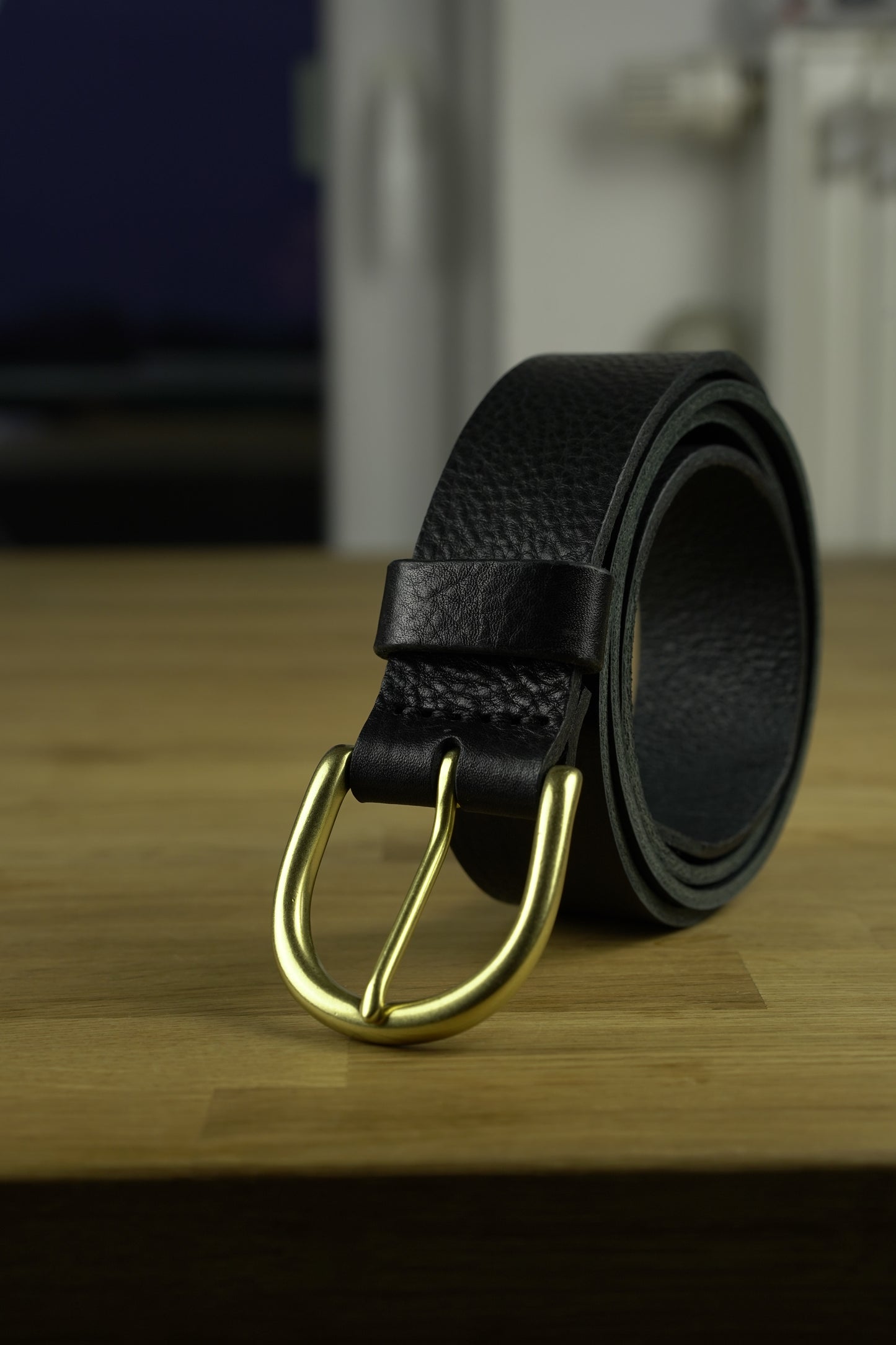 Deutscher Premium Veg Tan Gürtel Schwarz – Handgefertigt, massives Messing, 3,8 cm, 5 Jahre Garantie