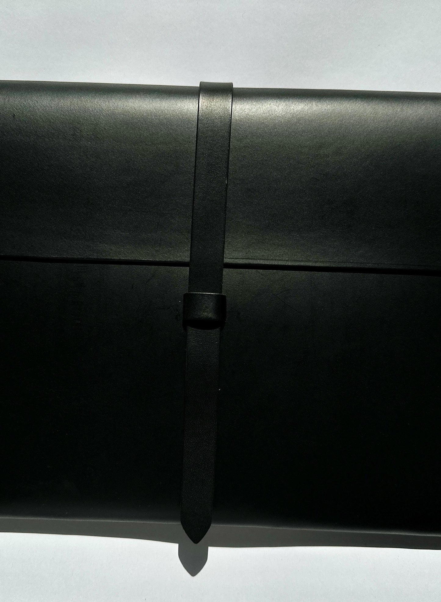 MacBook Lederhülle Notebook Hülle mit Klappe Laptop Sleeve minimalistische MacBook Hülle | 13", 14", 15", 16" Notebook 17 Schwarz