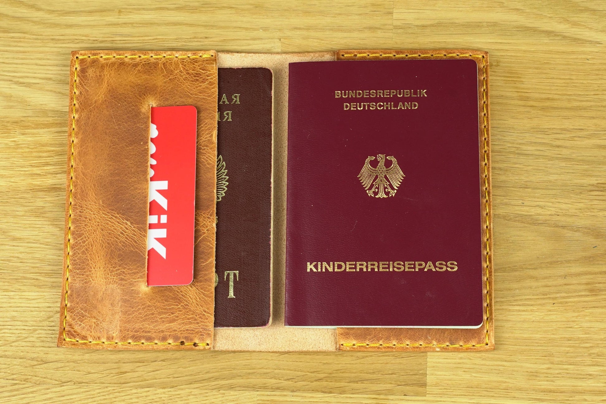 All-in-One-Lederetui: Passhülle, Feldnotizen-Cover & Brieftasche | Handmade Geschenkidee für den Sohn