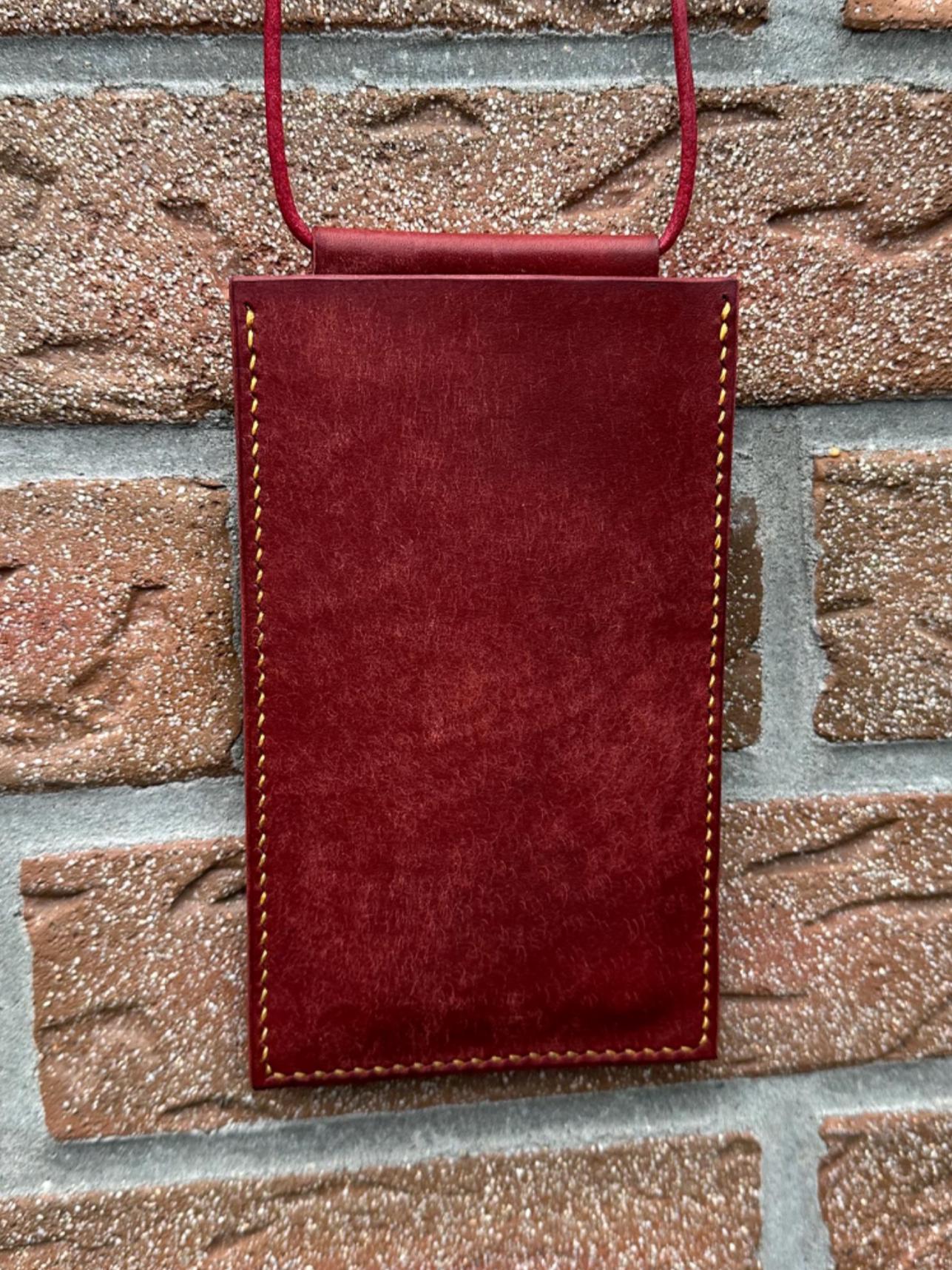 Handgemachte Leder-Handyhülle für iPhone | Crossbody-Tasche aus pflanzlich gegerbtem Leder aus Italien l Handgenäht