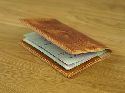 All-in-One-Lederetui: Passhülle, Feldnotizen-Cover & Brieftasche | Handmade Geschenkidee für den Sohn