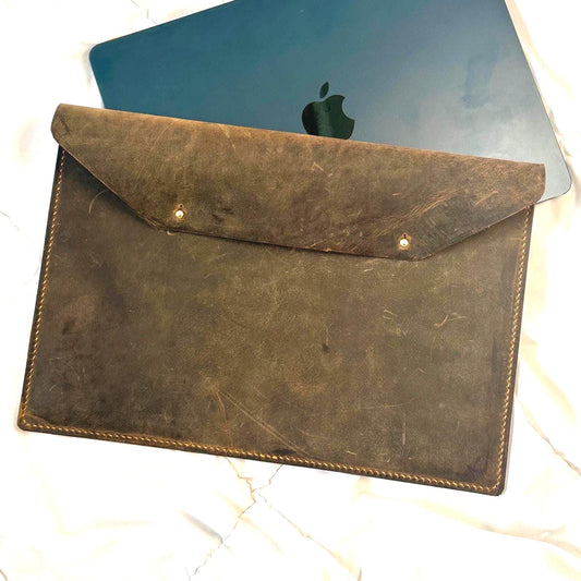 Lederhülle für Mac Book 13 Zoll, 14 Zoll, 15 Zoll und 16 Zoll | Handgenäht MacBookhülle | premium Leder aus den USA